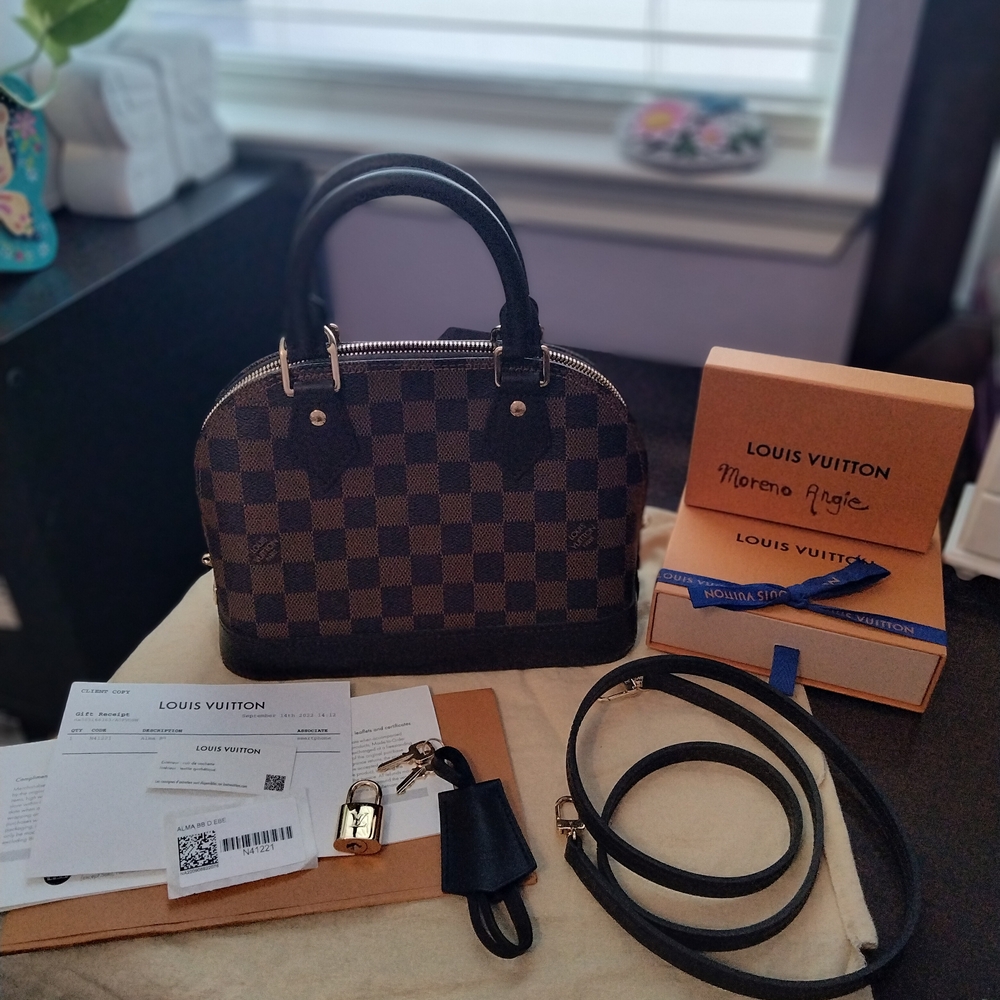 SOLD🙏🙏🙏                 Louis Vuitton Checkered Handbag